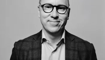 Поэт Алексей Прохоров представил свою новую книгу в столице