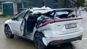 Житель Сочи настаивает на выплате компенсации за авто, уничтоженное мощной селью Житель Сочи настаивает на выплате компенсации за авто, уничтоженное мощной селью