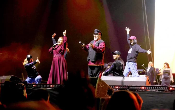 Суховы получили награду за уникальное сочетание традиций и современного звучания Суховы получили награду за уникальное сочетание традиций и современного звучания